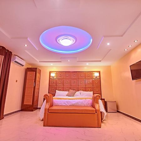 فندق أجنحة دابل إم إكسكويزيت آند لاونج Ogombo المظهر الخارجي الصورة