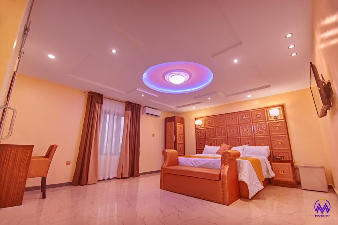فندق أجنحة دابل إم إكسكويزيت آند لاونج Ogombo المظهر الخارجي الصورة